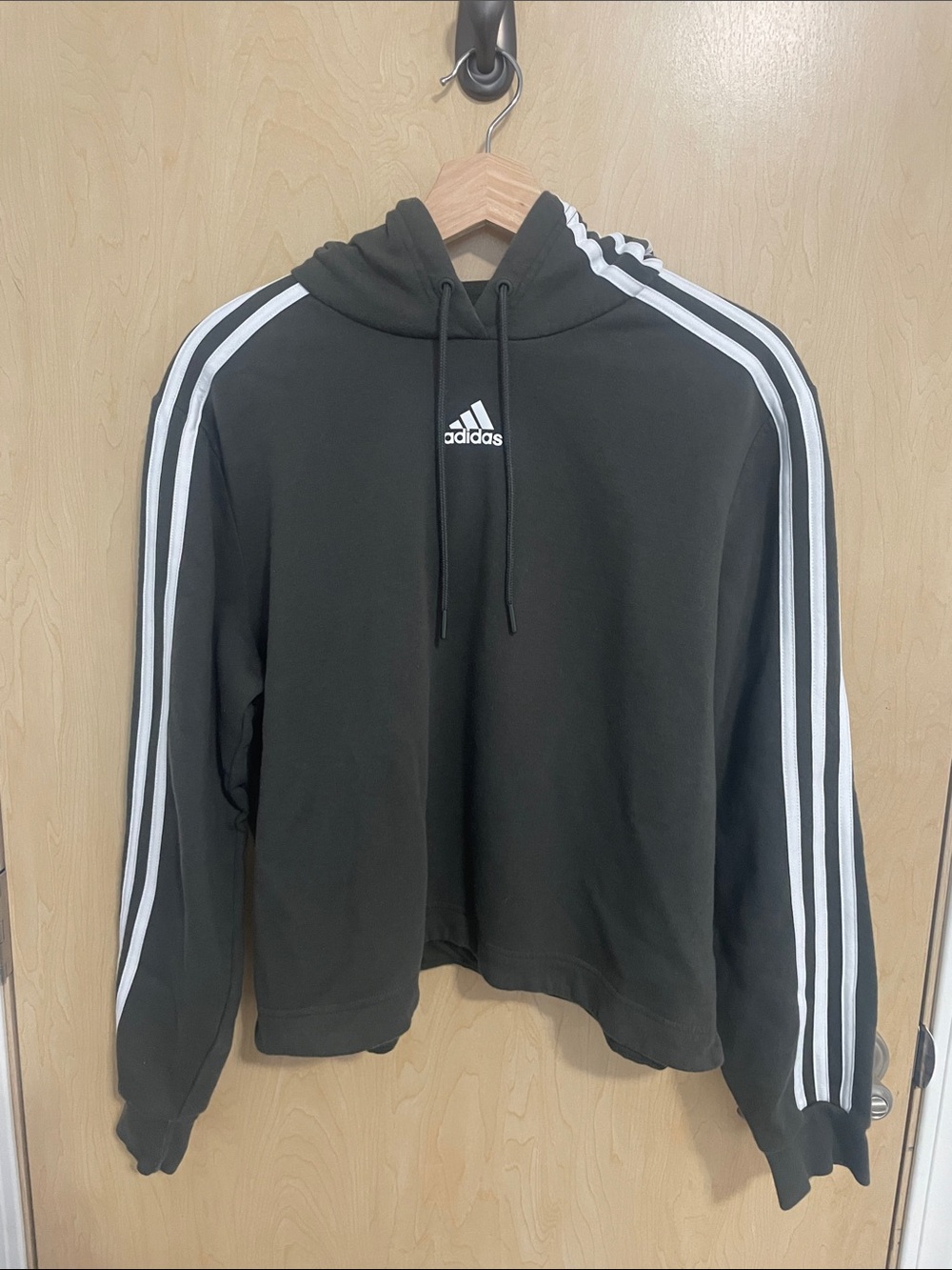 adidas Hunter Green Women’s Cropped Hoodie with White 3-Stripe Sleeves Sz L